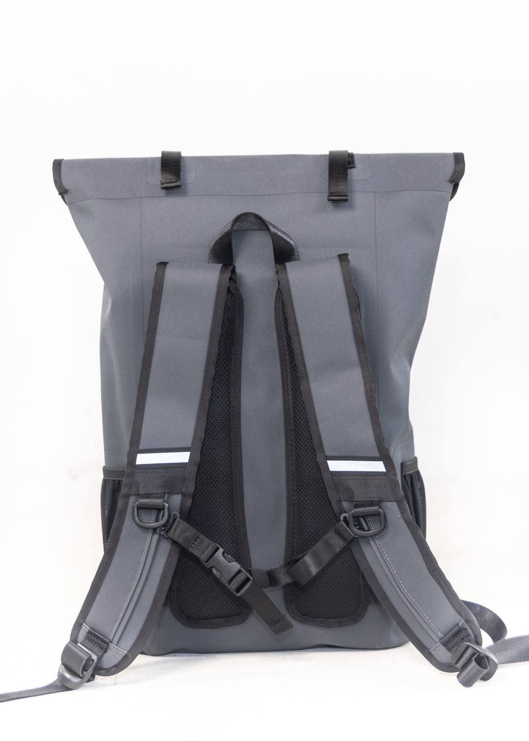 dry bags, waterproof bags, backpack, backpack dry bag, waterproof backpack, large dry bag, large waterproof bag, dry bag for kayaking, dry bag for fishing, dry bag for paddle boarding, automatic sealing dry bag, dry bag, dry bag for camping, waterproof bag for camping, beach bag, beach waterproof bag, beach dry bag, dry pocket apparel, dry pocket, dry pocket dry bags