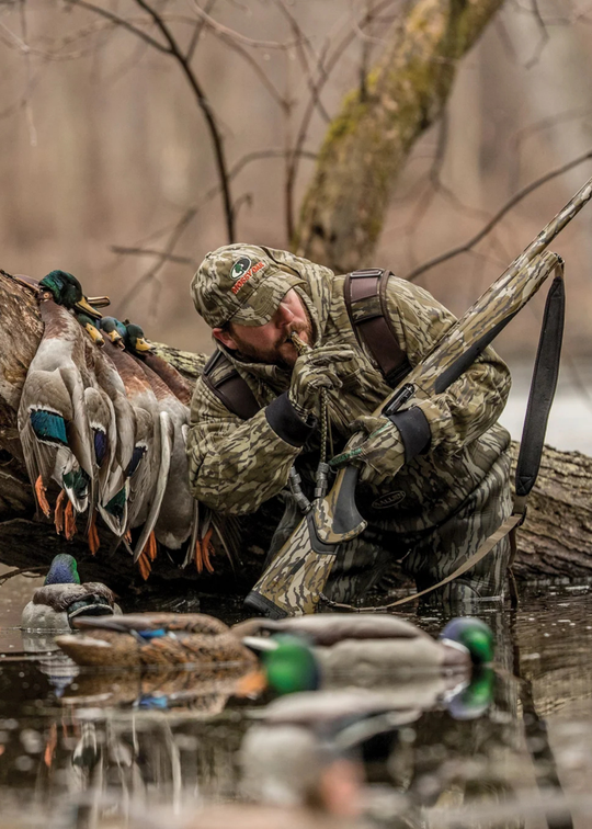 Dry Bag [PRE-ORDER] + Day Pack Cooler (Mossy Oak New Bottomland)