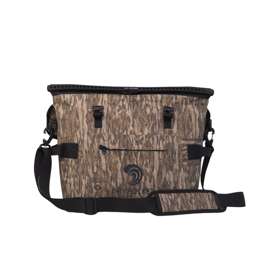 Dry Pocket's Mossy Oak Bottomland camo waterproof, scent proof, floating, and magnetic double lock, auto-sealing 10 can tote cooler or dry bag. 