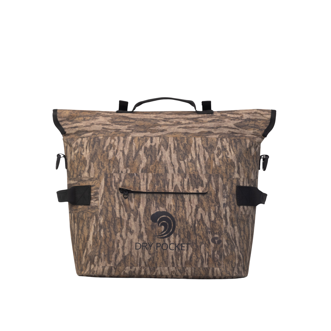 Dry Pocket's Mossy Oak Bottomland camo waterproof, scent proof, floating, and magnetic double lock, auto-sealing 10 can tote cooler or dry bag. 