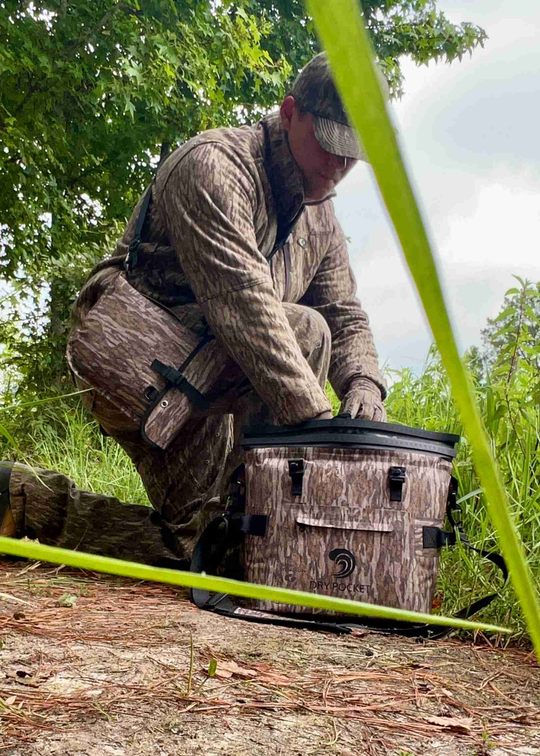 Dry Pocket, Dry Pocket Apparel, Mossy Oak, New Bottomland Camo, Cooler, Lunch Box, Dry Bag, Waterproof cooler, waterproof lunch box, scent proof bag, scent proof cooler, scent proof lunch box, tackle bag, ammo bag