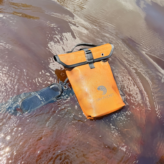 Dry Pocket coyote brown ammo / shell dry bag for hunting or a 4-liter dry bag for electronics for boating 