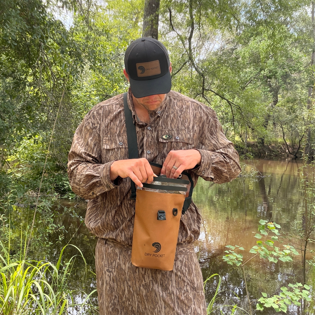 Dry Pocket magnetic auto-sealing waterproof scent proof and floating shell bag or boating dry bag 