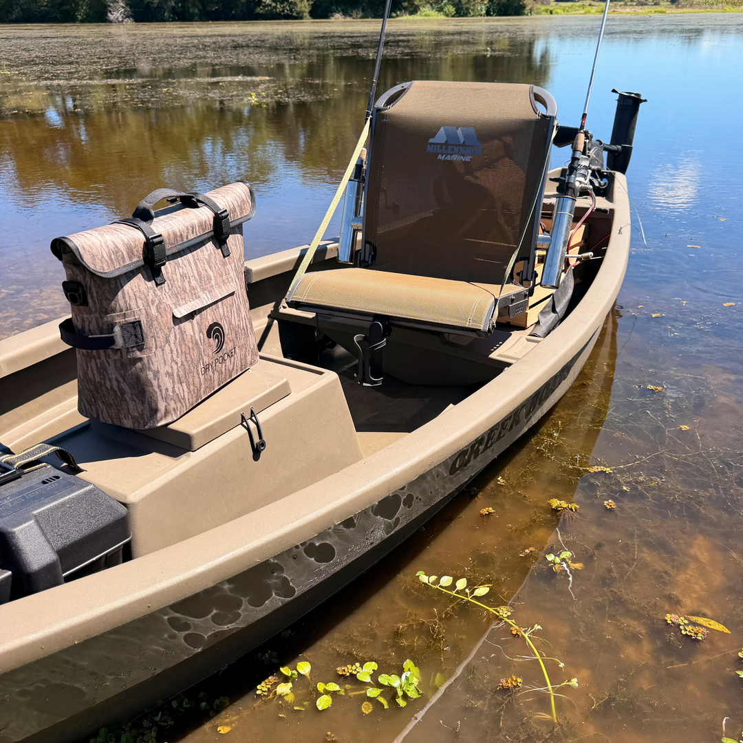 Dry Pocket's Mossy Oak Bottomland camo waterproof, scent proof, floating, and magnetic double lock, auto-sealing 10 can tote cooler or dry bag. 