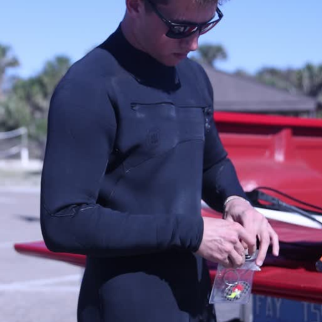 Dry Pocket waterproof and scent proof dry bag for key fobs when surfing made by Fidlock